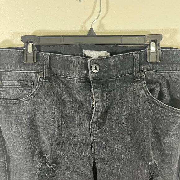 NWOT Torrid Women's Bombshell Skinny Premium Stretch High Rise Destructed Jeans - Picture 6 of 12